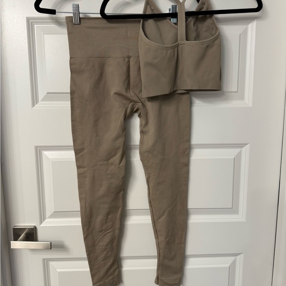 Set active Taupe Set - Picture 4 of 4